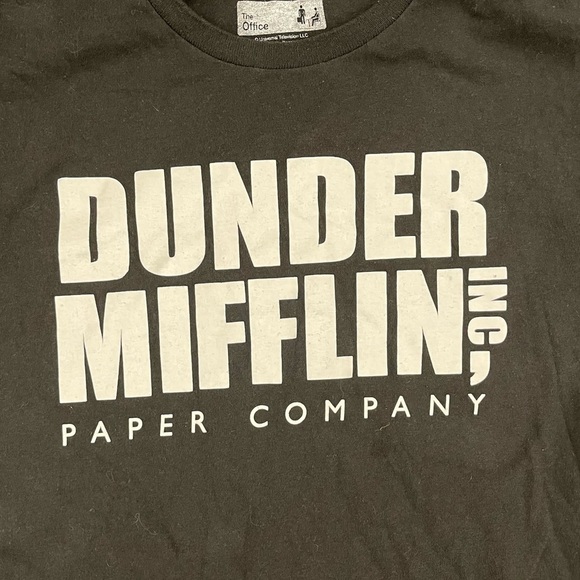The Office Dunder Mifflin Paper Company tee size medium unisex - Picture 2 of 3